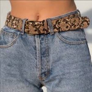 Brandy Melville Snakeskin Belt